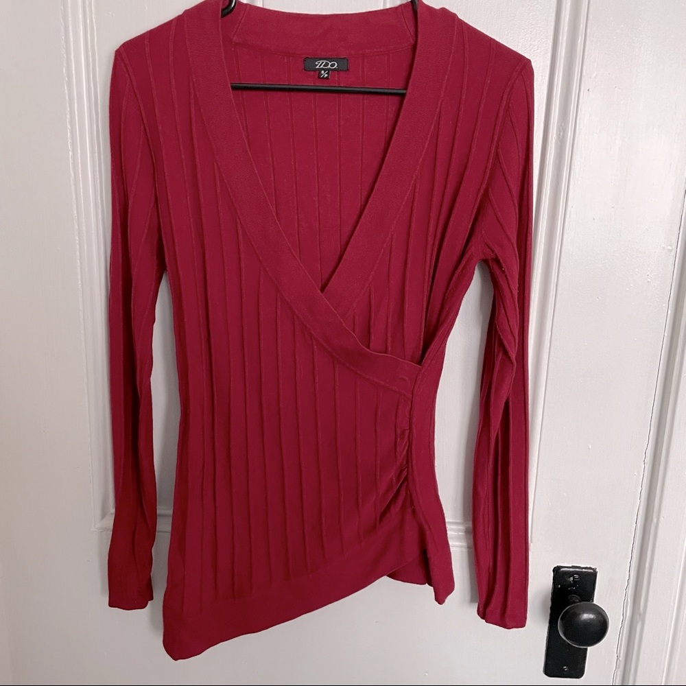 IDO v neck criss cross stretchy sweater with dip v on right side size small